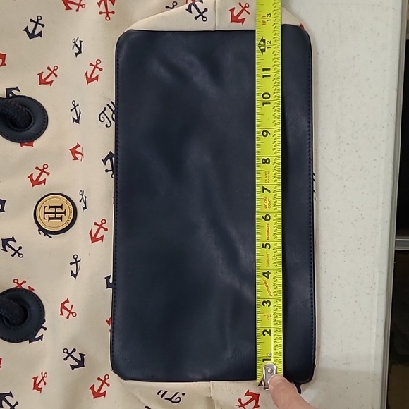 Tommy Hilfiger Cream Tote with Navy & Red Anchor Details - Picture 13 of 16